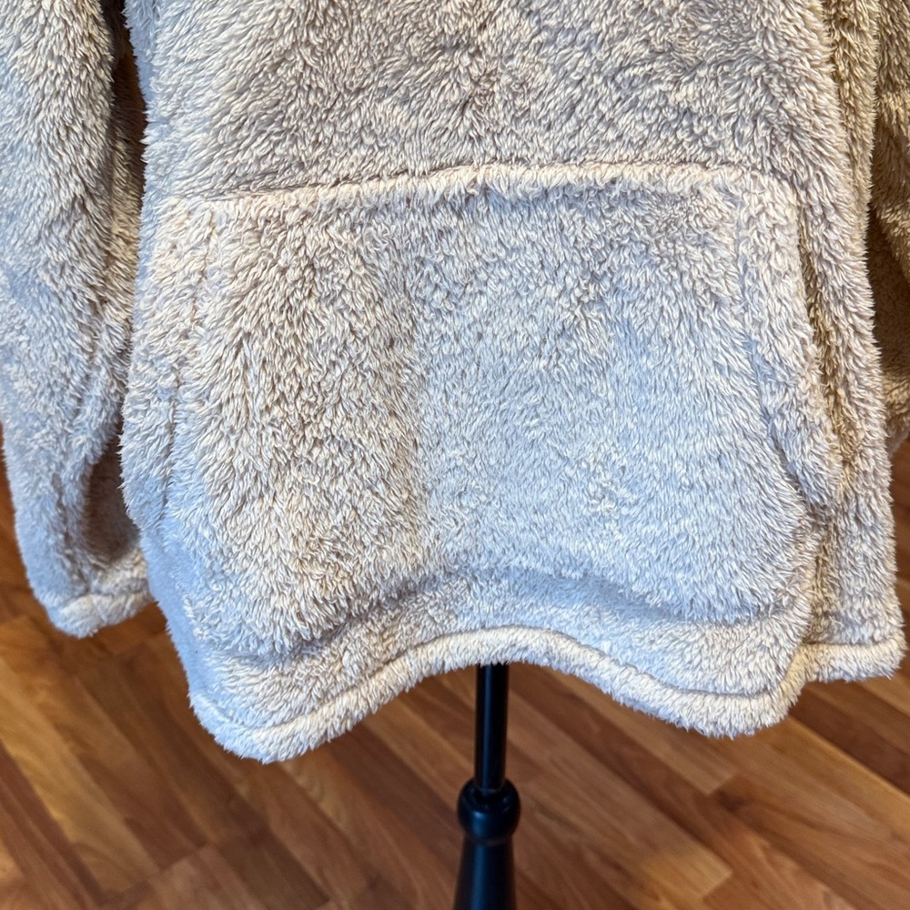 PINK Victoria’s Secret size medium cream soft pullover oversized Sherpa fleece - Picture 3 of 6